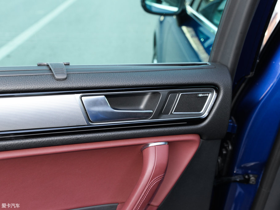 2017;J 3.0 TSI R Line ʷ