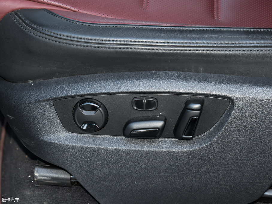 2017;J 3.0 TSI R Line ʷ