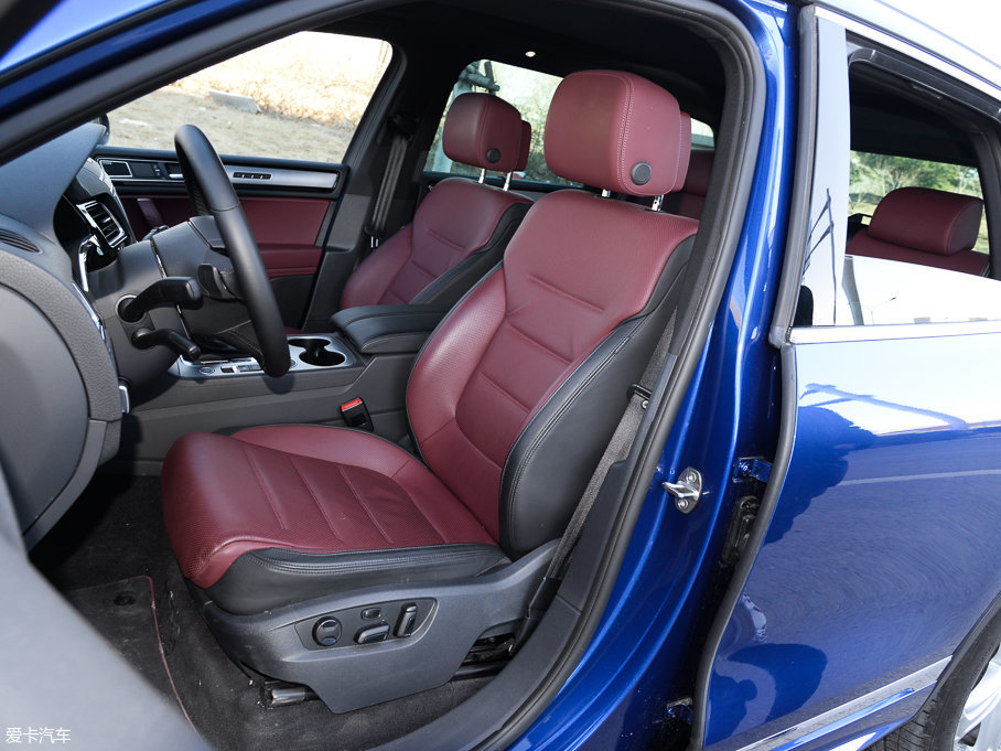 2017;J 3.0 TSI R Line ʷ