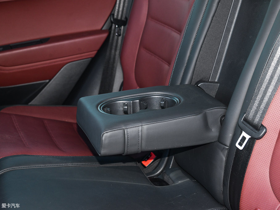 2017;J 3.0 TSI R Line ʷ