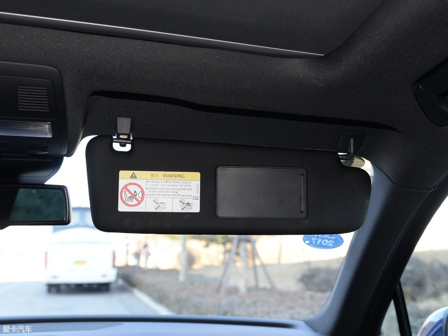 2017;J 3.0 TSI R Line ʷ