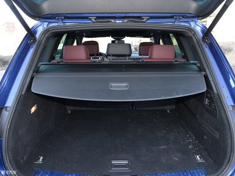 2017;J 3.0 TSI R Line ʷ