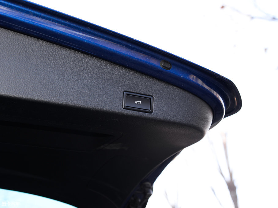 2017;J 3.0 TSI R Line ʷ