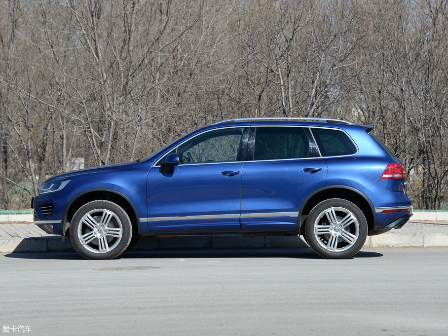 2017;J 3.0 TSI R Line ʷ