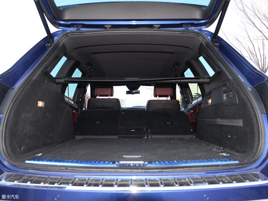 2017;J 3.0 TSI R Line ʷ