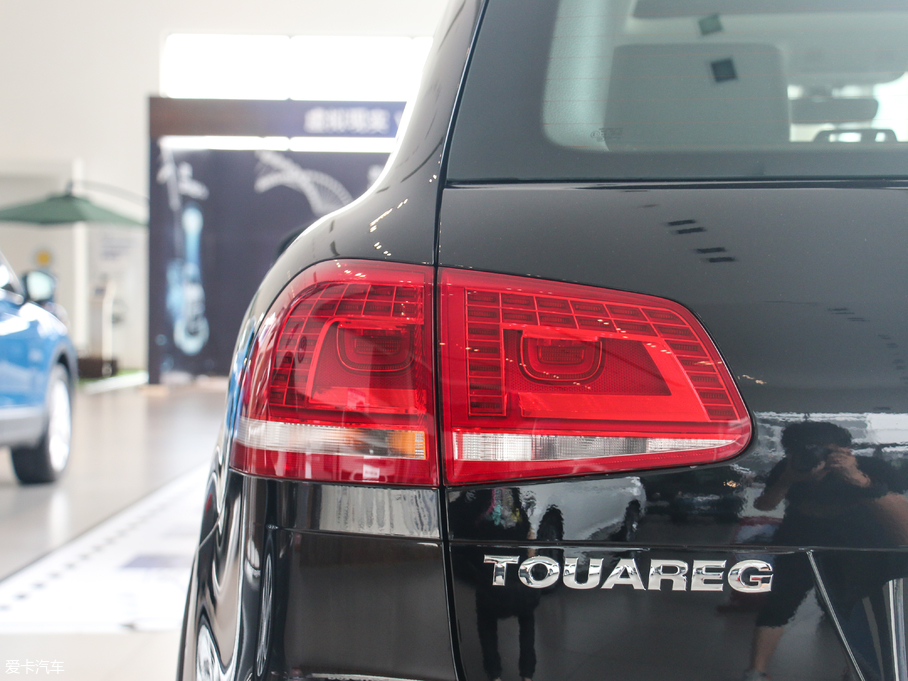 2017;J 3.0 TSI R Line ʷ