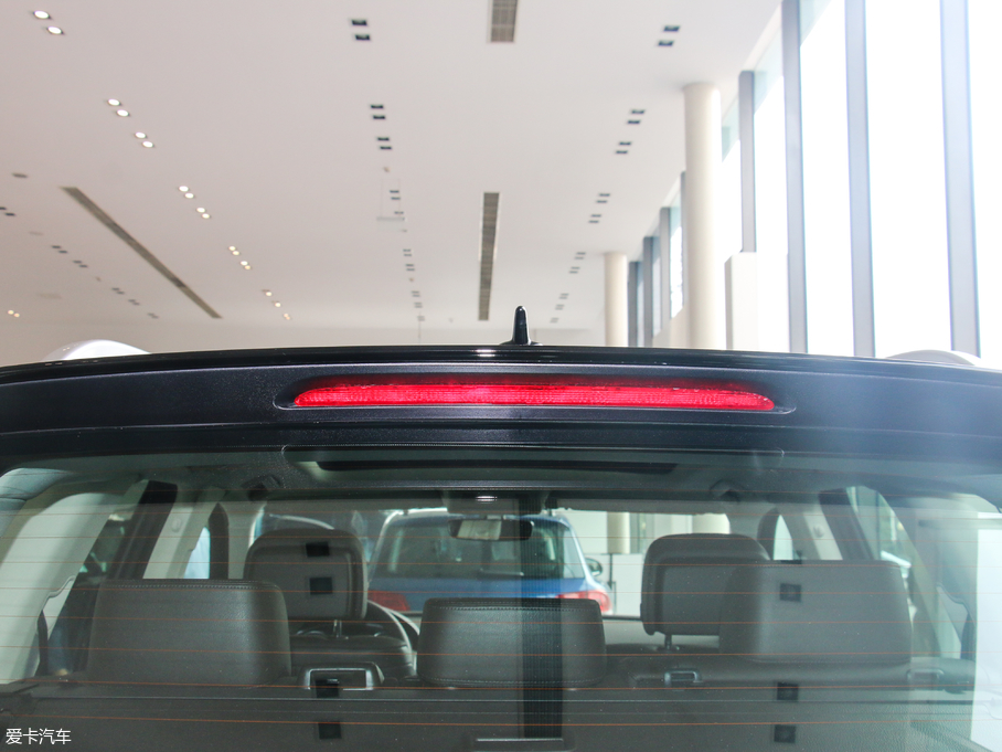 2017;J 3.0 TSI R Line ʷ