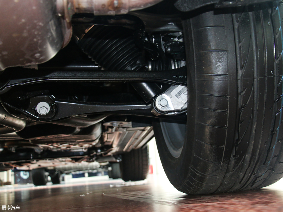 2017;J 3.0 TSI R Line ʷ