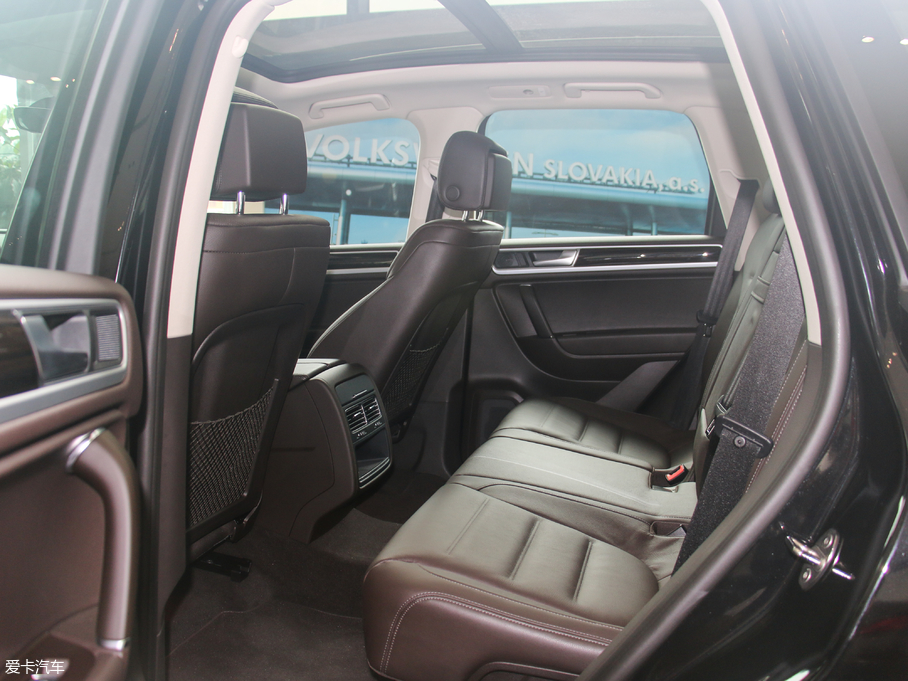 2017;J 3.0 TSI R Line ʷ