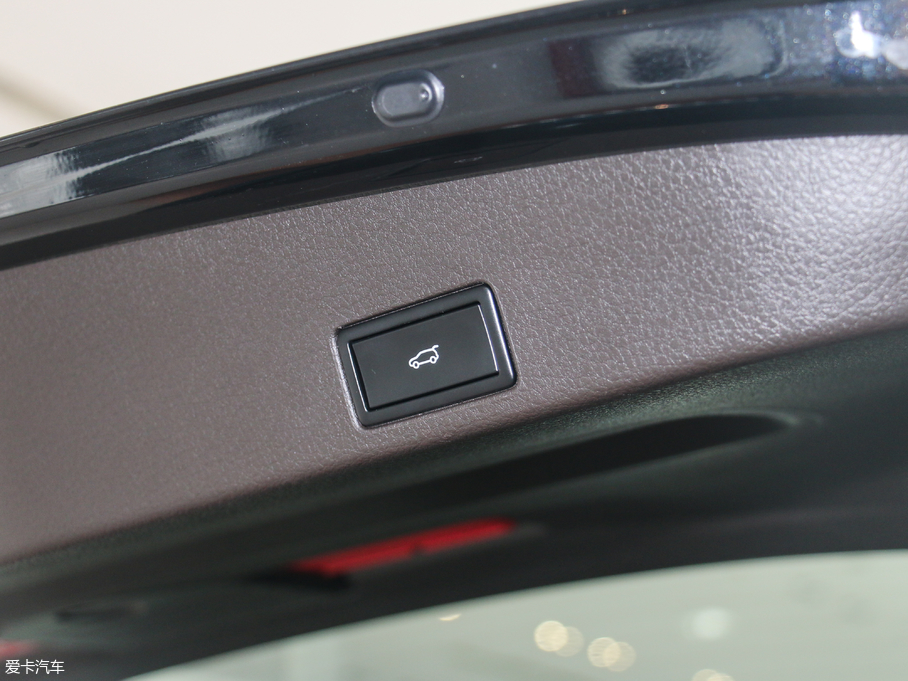 2017;J 3.0 TSI R Line ʷ