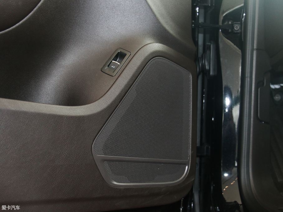 2017;J 3.0 TSI R Line ʷ