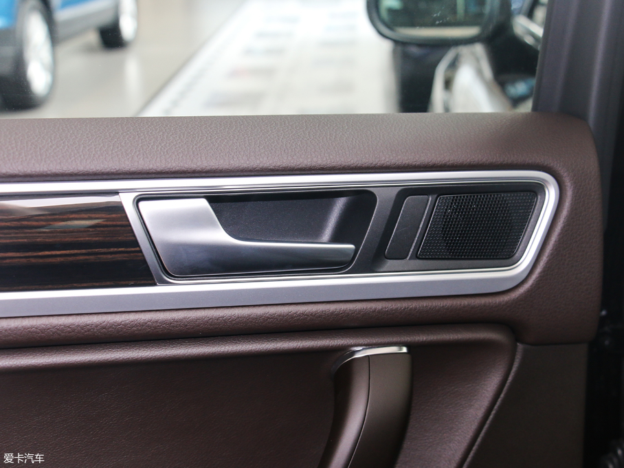 2017;J 3.0 TSI R Line ʷ