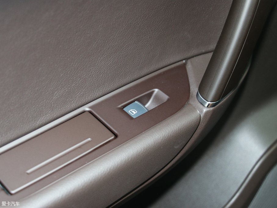 2017;J 3.0 TSI R Line ʷ