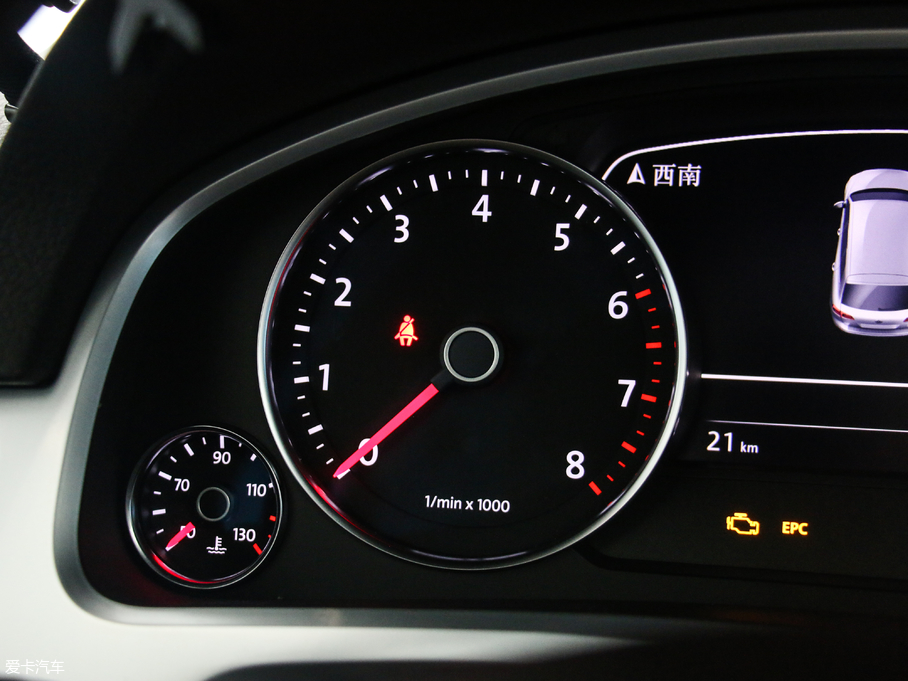 2017;J 3.0 TSI R Line ʷ