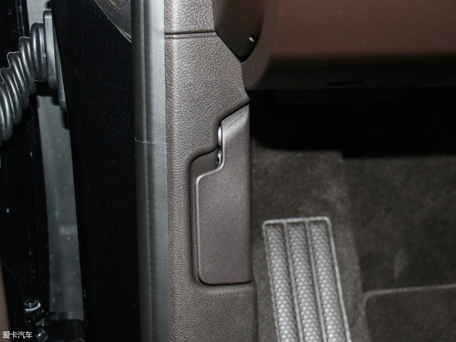 2017;J 3.0 TSI R Line ʷ