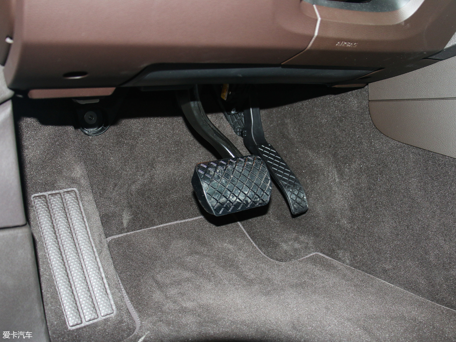 2017;J 3.0 TSI R Line ʷ