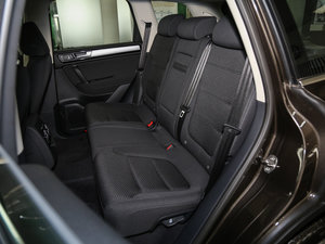 2017款3.0 TSI 启程型 后排座椅