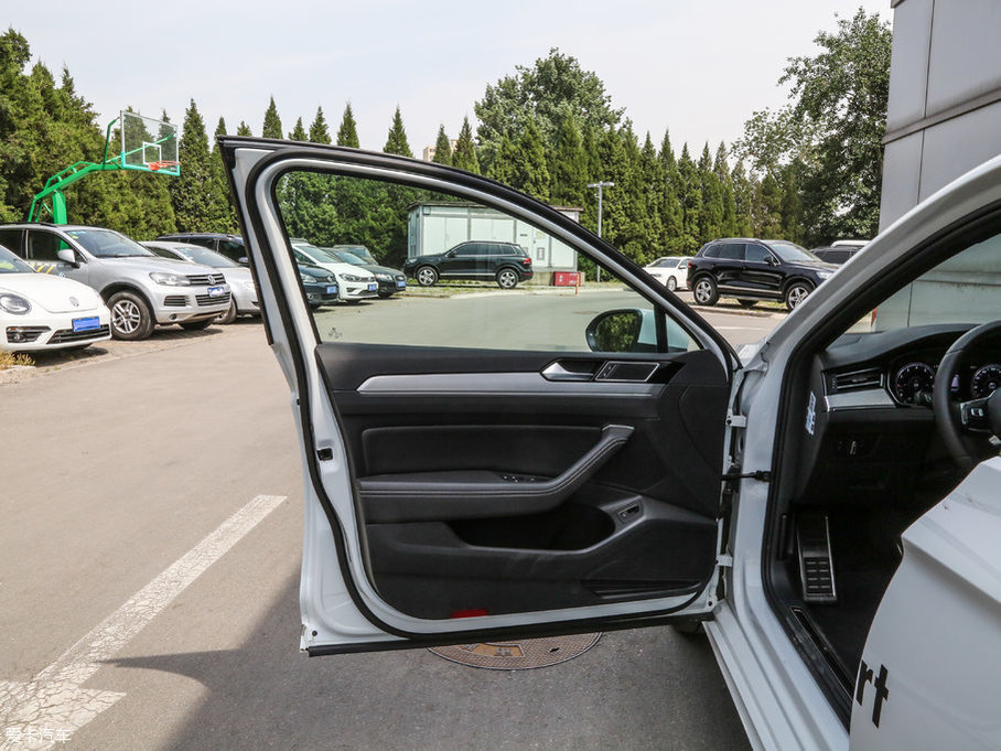 2017ε 380TSI (q)R-line