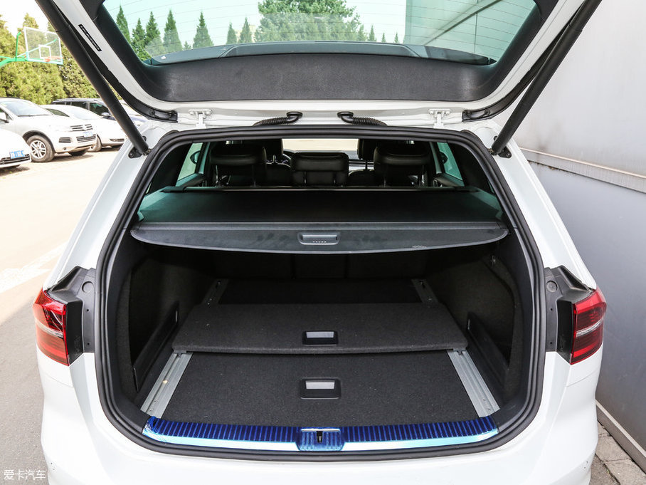 2017ε 380TSI R-line