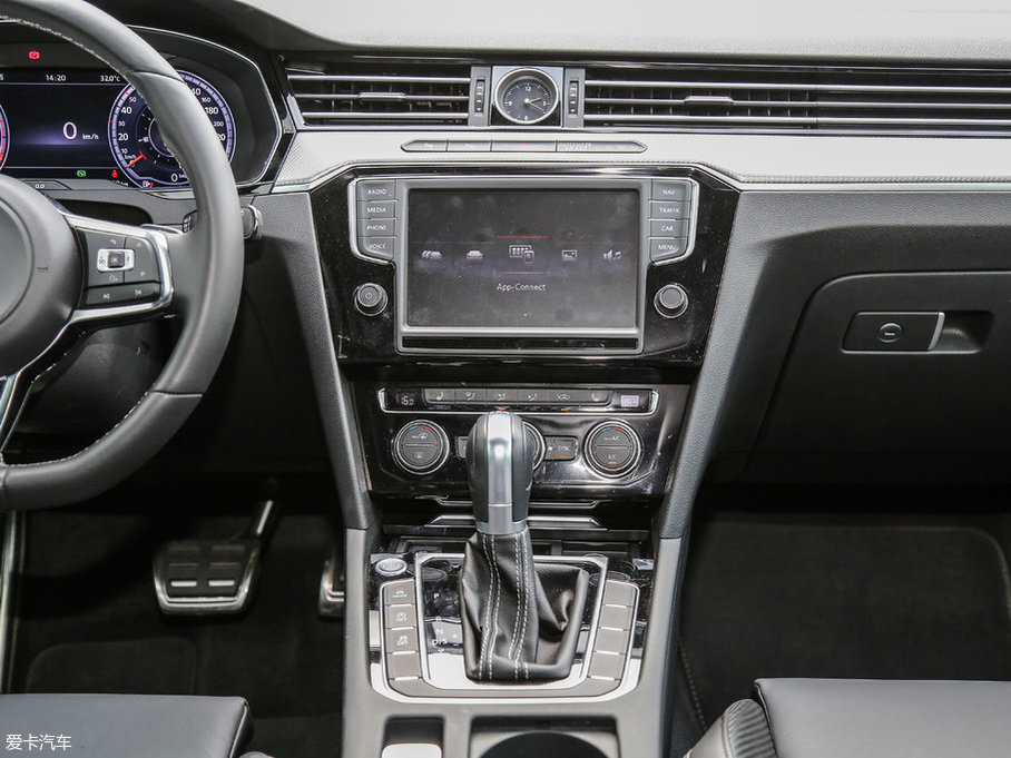 2017ε 380TSI (q)R-line