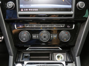 2017380TSI R-line {{