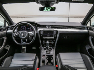 2017款380TSI 两驱R-line版 内饰全景