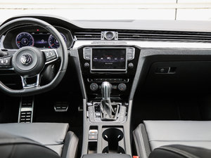 2017款380TSI 两驱R-line版 中控台