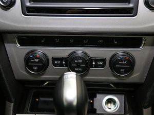 2017款380TSI 两驱舒行版 中控区