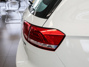 2017款380TSI 两驱舒行版 细节外观