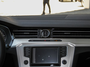 2017280TSI (q)а {(dio)L(fng)