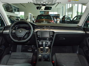 2017款380TSI 两驱畅行版 内饰全景