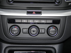 2017款380TSI 舒享型 6座 空调调节
