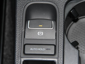 2017款380TSI 舒享型 6座 驻车制动器