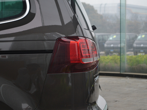 2017380TSI Ş 6 (x)(ji)^