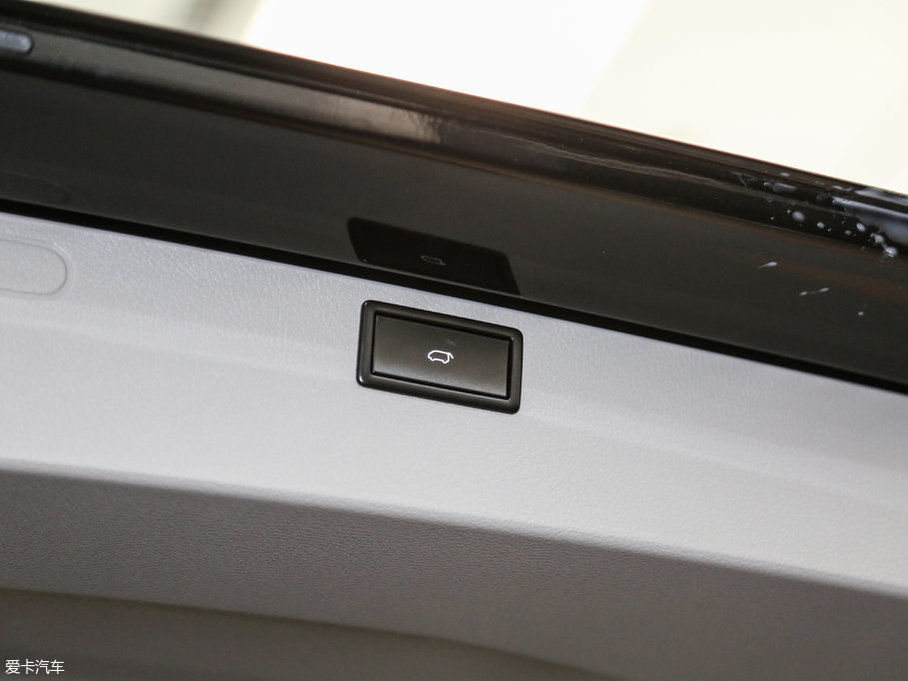 2017��P·�� 2.0TSI ������m�� 8��