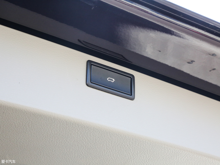 2017��P·�� 2.0TSI ���(q��)���m�� 8��