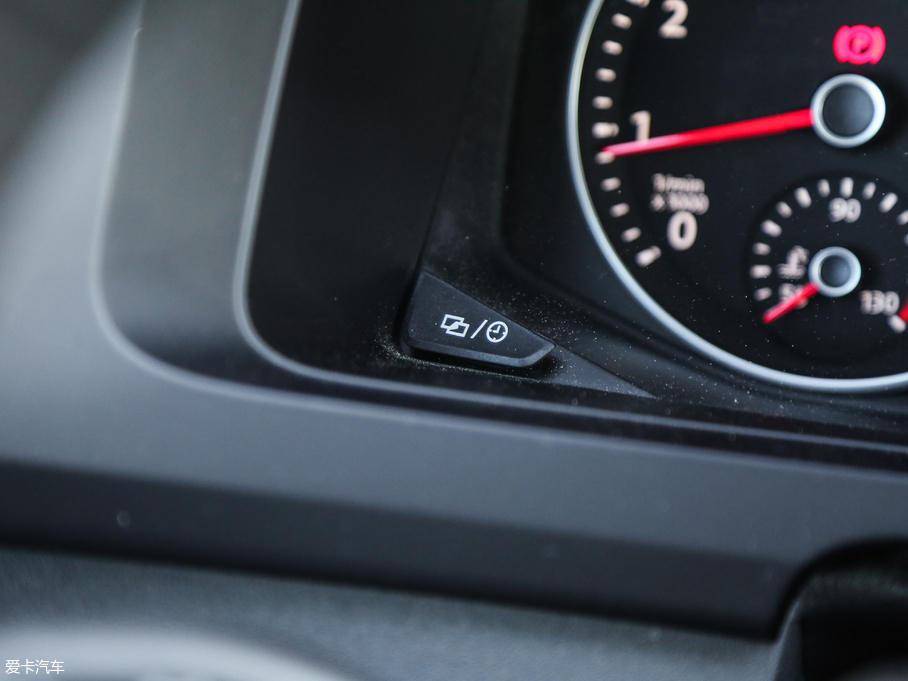 2017��P·�� 2.0TSI ���(q��)���m�� 8��