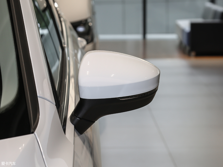 2018Tiguan 280TSI 򌾫Ӣ