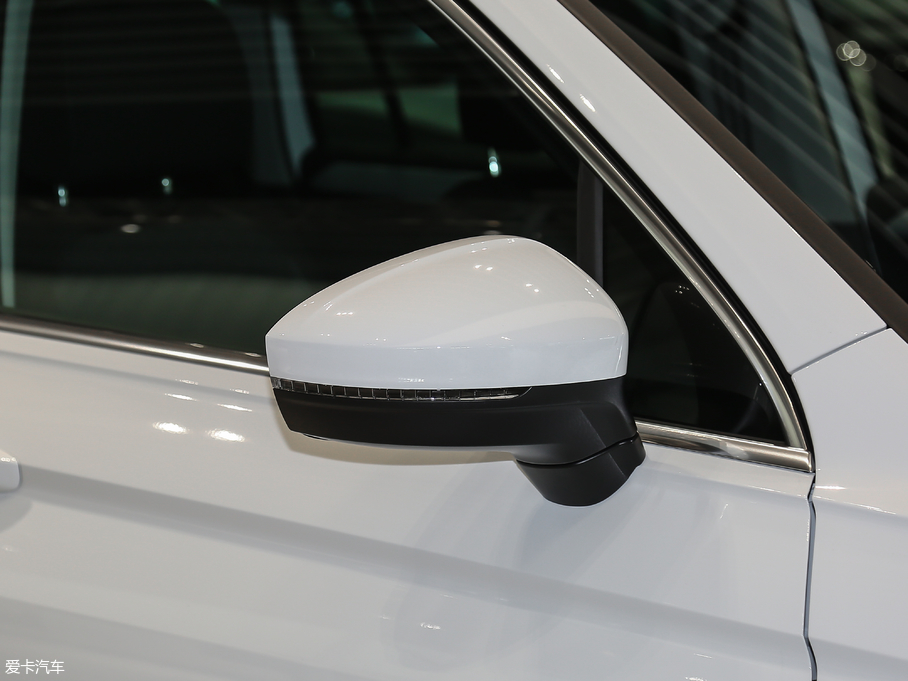 2018Tiguan 280TSI 򌾫Ӣ