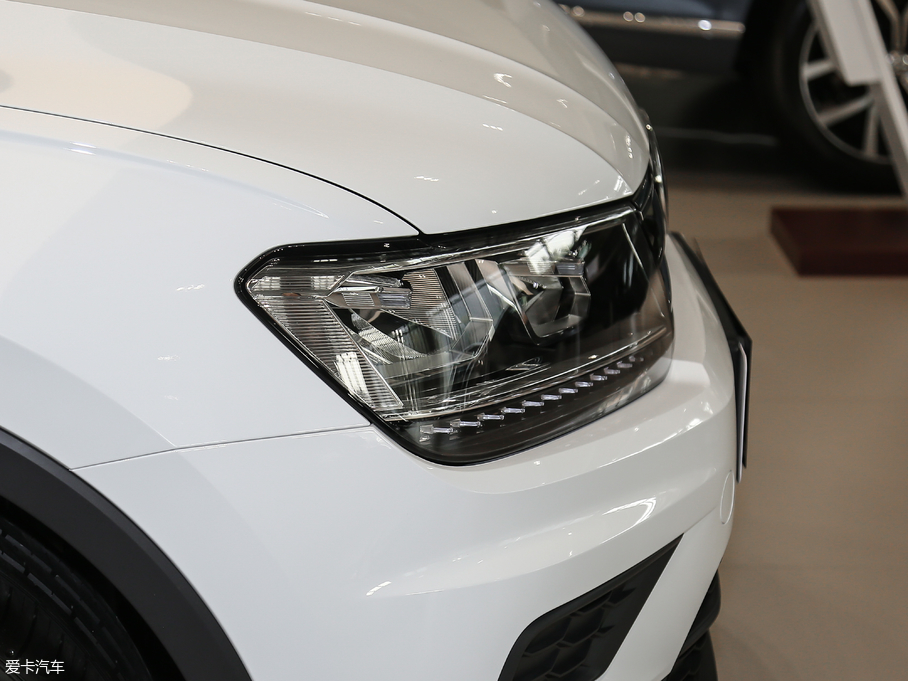 2018Tiguan 280TSI 򌾫Ӣ