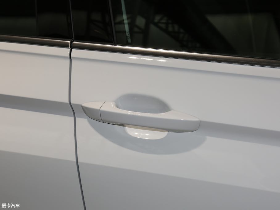 2018Tiguan 280TSI 򌾫Ӣ