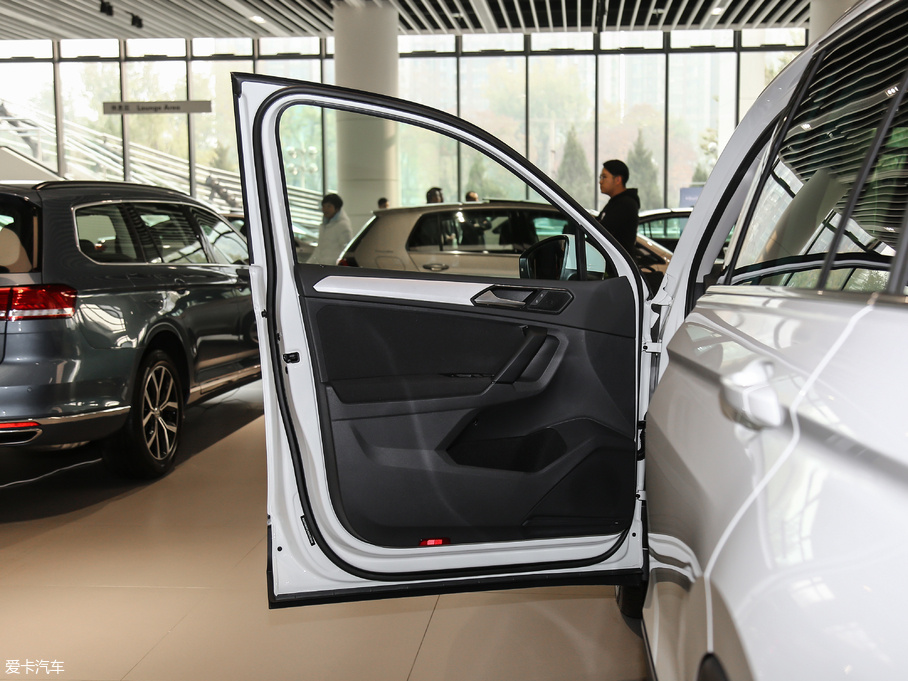 2018Tiguan 280TSI 򌾫Ӣ