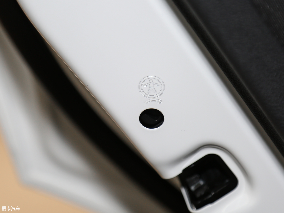 2018Tiguan 280TSI 򌾫Ӣ