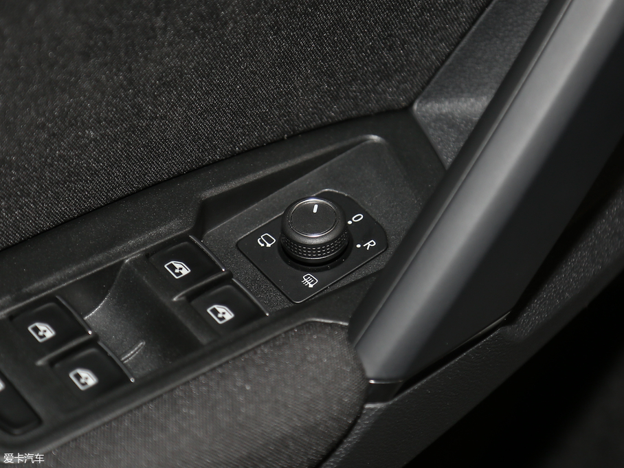 2018Tiguan 280TSI 򌾫Ӣ