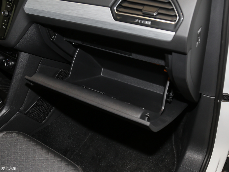 2018Tiguan 280TSI 򌾫Ӣ