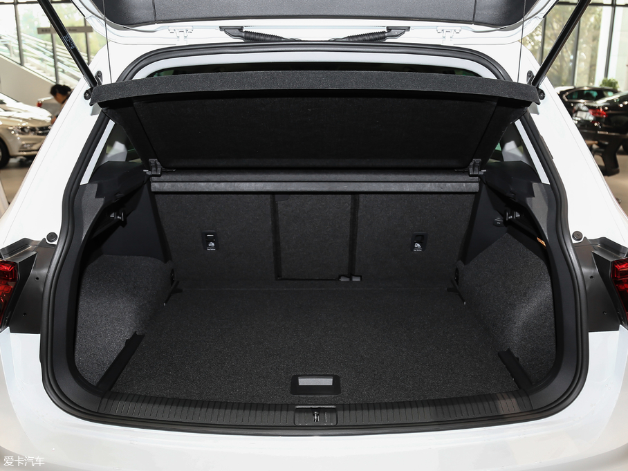 2018Tiguan 280TSI 򌾫Ӣ