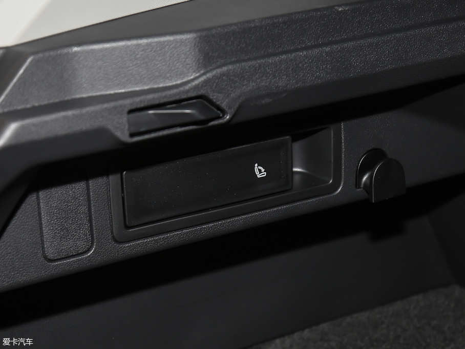 2018Tiguan 280TSI 򌾫Ӣ