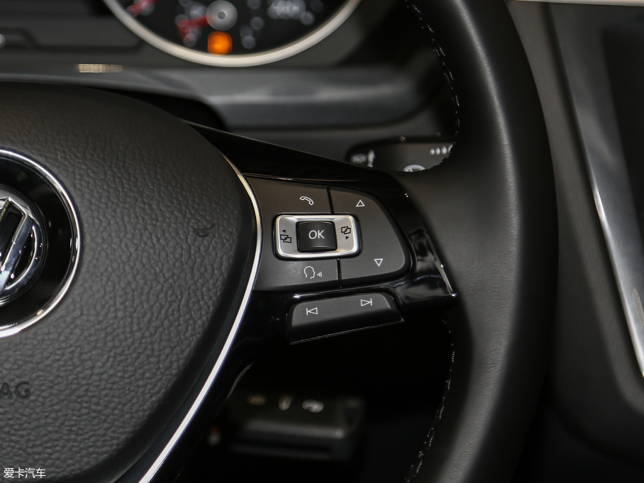 2018Tiguan 280TSI 򌾫Ӣ