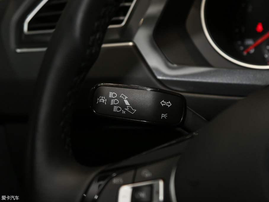 2018Tiguan 280TSI 򌾫Ӣ