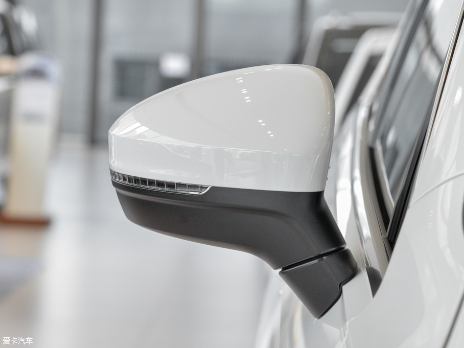 2018Tiguan 330TSI 򌄓